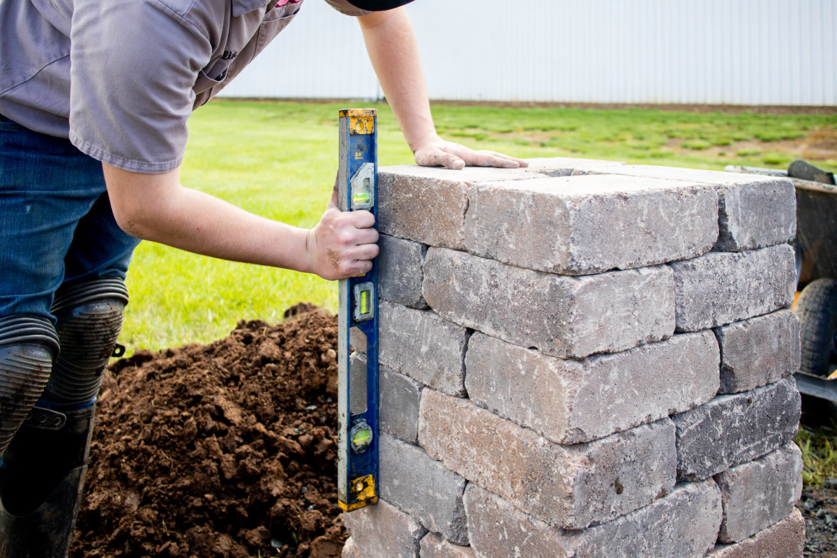 how to build a building a vertical stone column