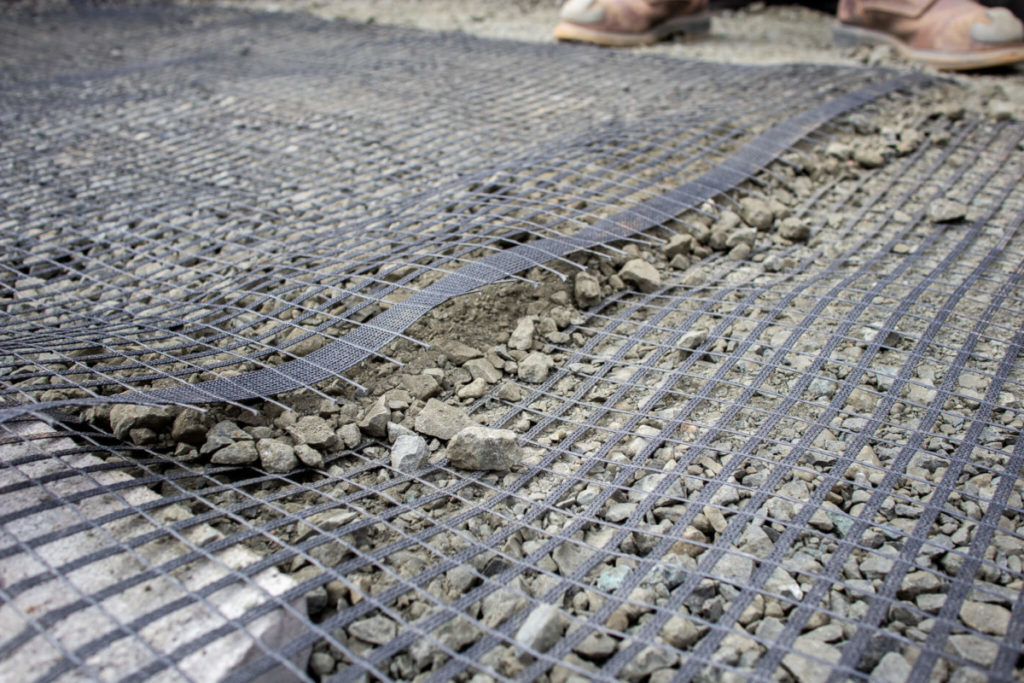 Geogrid Vs Geotextile: What are the Differences - Gateway Structure