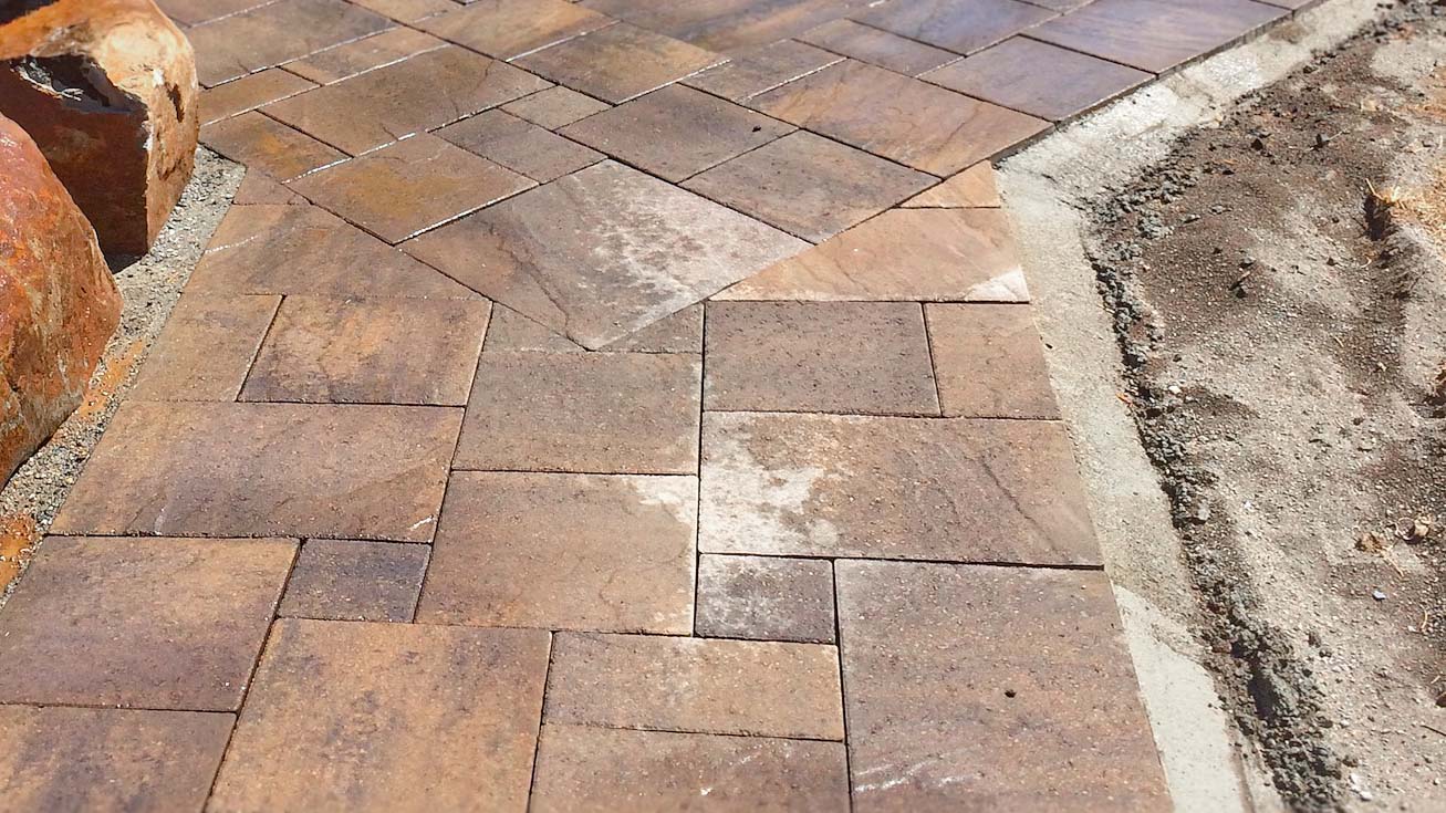 Plastic Edge Restraint vs Concrete Which is Better? Western Interlock