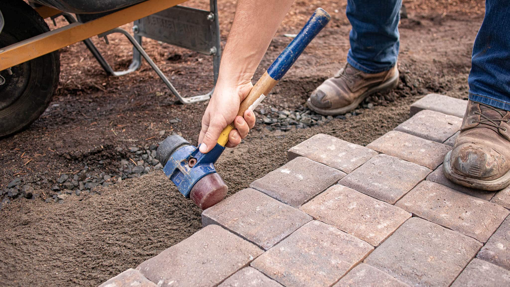 How to Lay a Curved Paver Walkway at Home Western Interlock