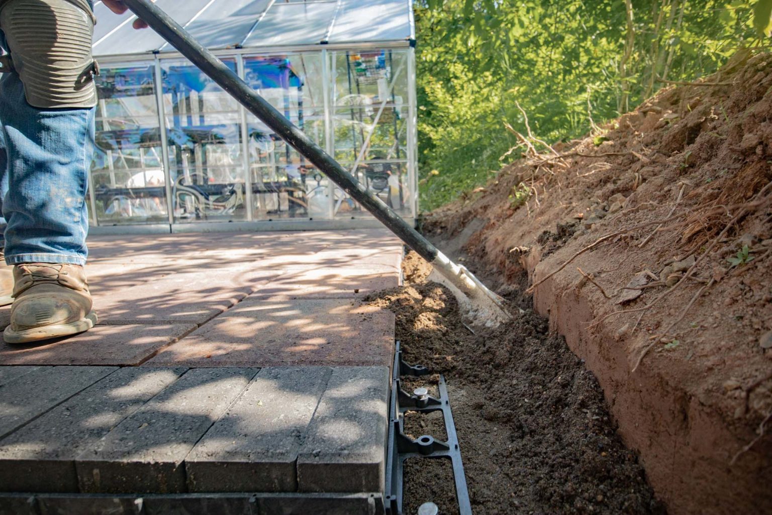 How to Build a Square Paver Patio Western Interlock