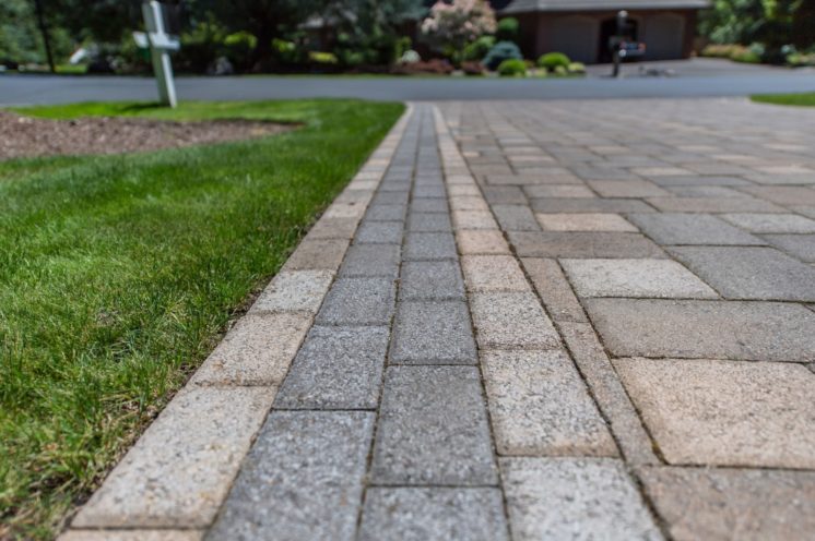 How to Design a Border For Pavers at Home | Western Interlock