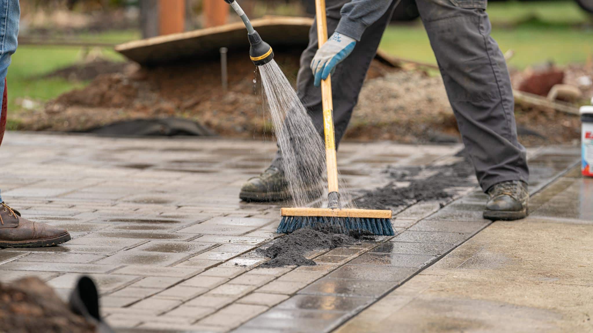How to Lay Interlocking Paving Stones Over Permeable Base | DIY