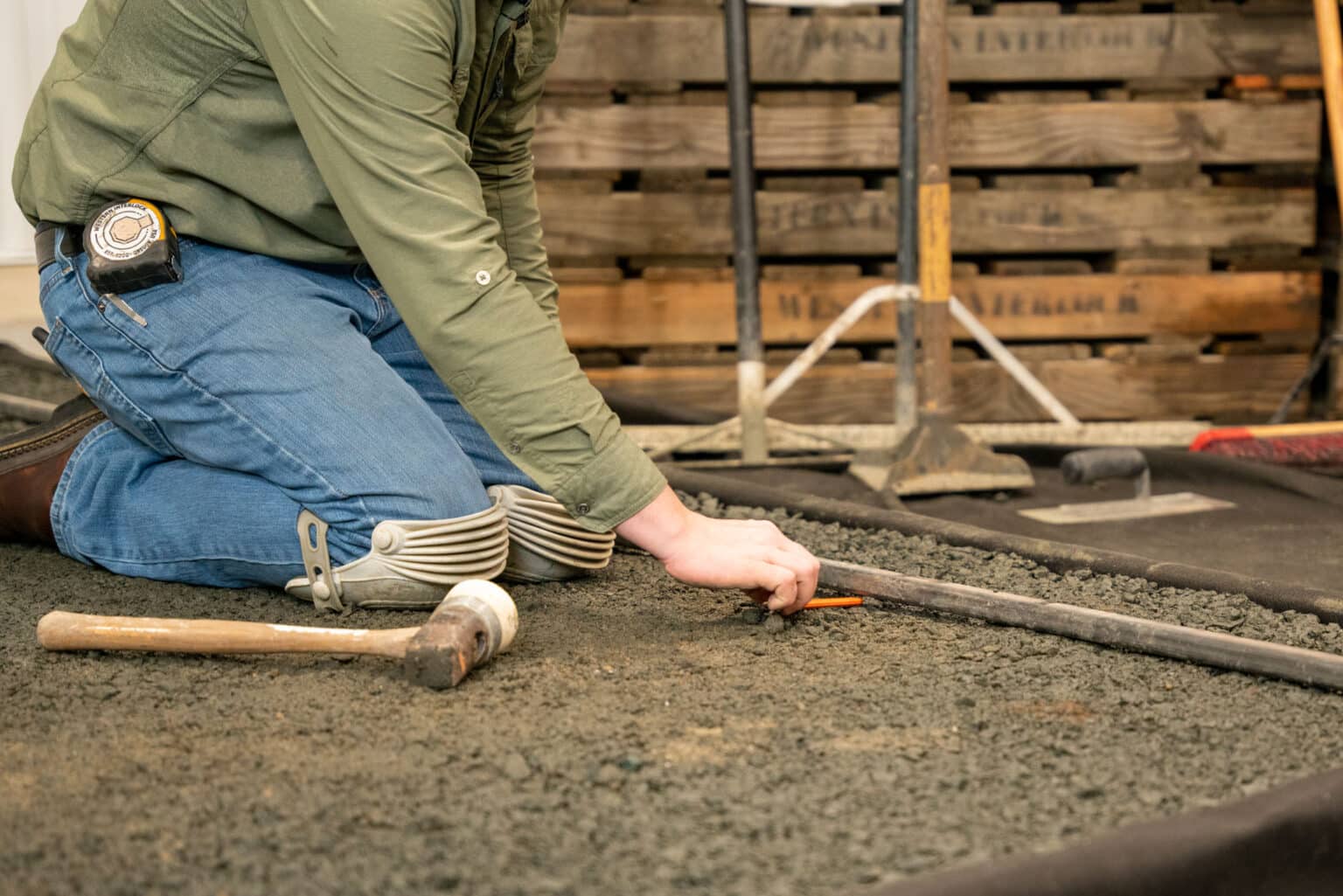 How To Screed Bedding Material For Pavers Installation