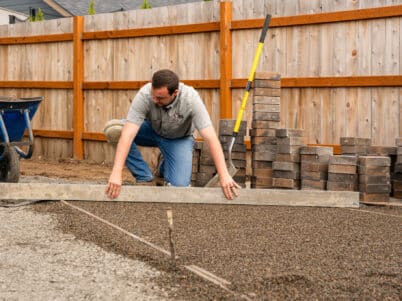 sand pavers how to screed